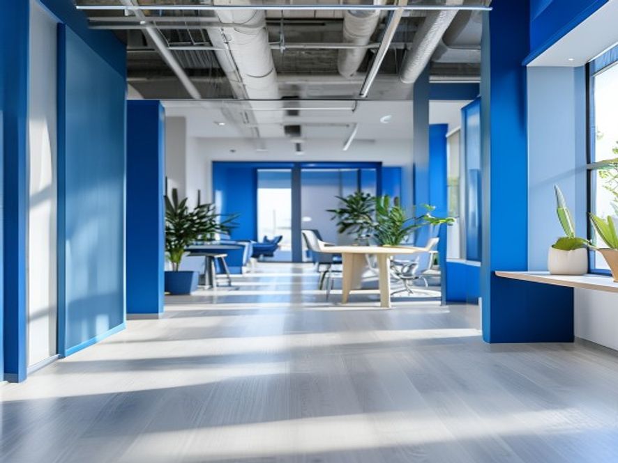 Vriendelijk kantoor met open deur, welkomend interieur